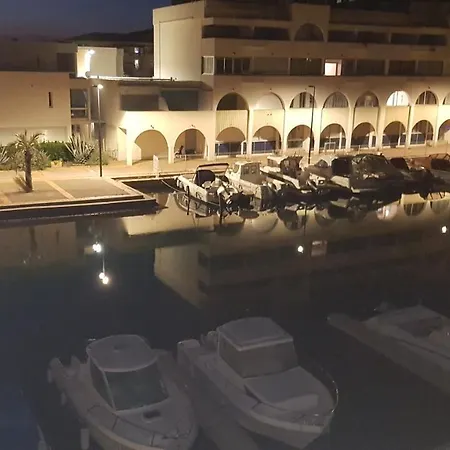 La Perle Marine: Cozy Beachside With Marina View *