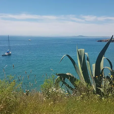 La Perle Marine: Cozy Beachside With Marina View *