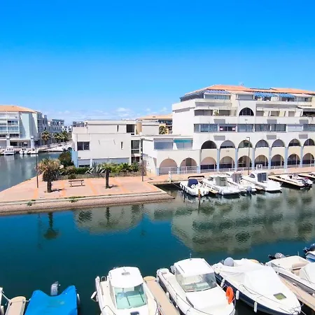 Apartment La Perle Marine: Cozy Beachside With Marina View Sete